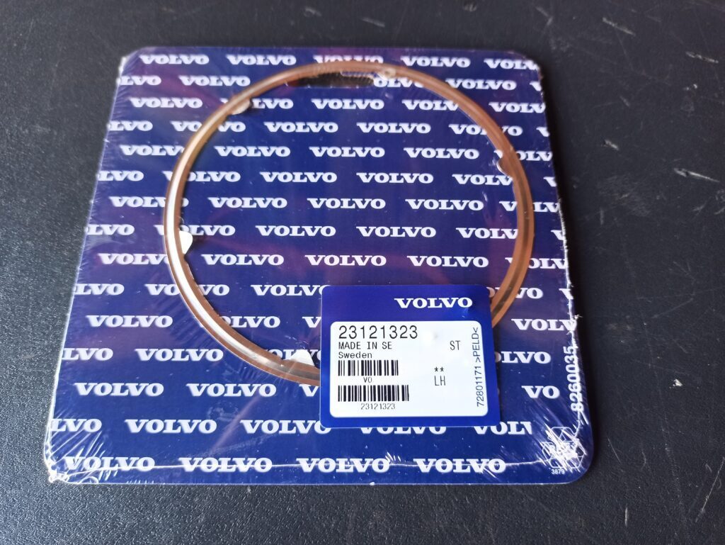 VOLVO EXHAUST PIPE GASKET 23121323 - ماسورة العادم - شاحنة: صور 1 VOLVO EXHAUST PIPE GASKET 23121323 - ماسورة العادم - شاحنة: صور 1