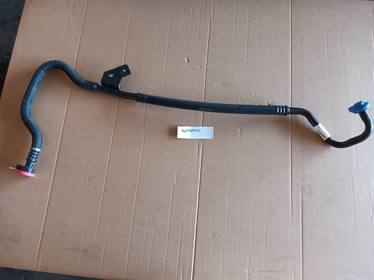 VOLVO PIPE - 20787443 - جزء تكييف الهواء - شاحنة: صور 1 VOLVO PIPE - 20787443 - جزء تكييف الهواء - شاحنة: صور 1