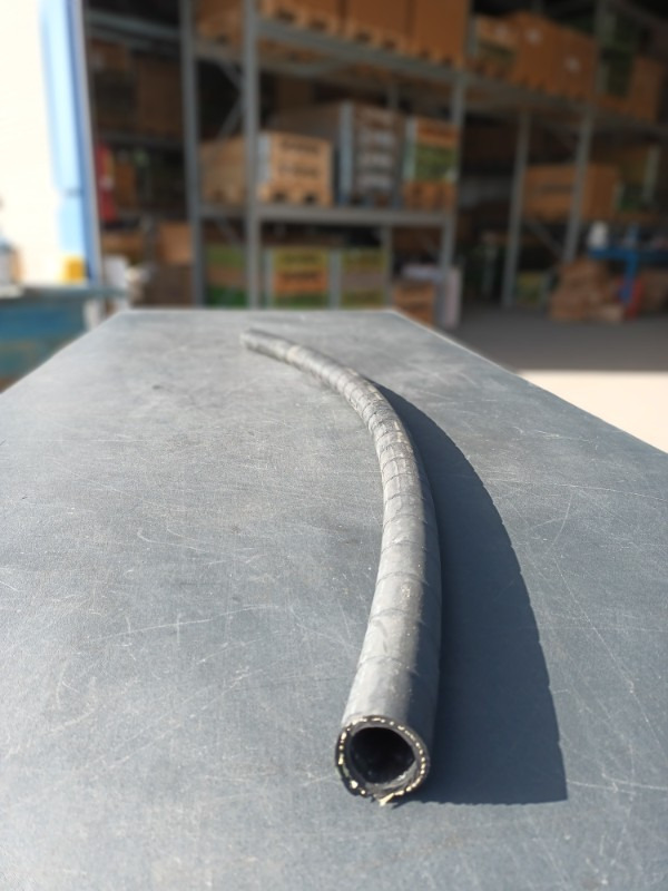 VOLVO RUBBER HOSE - 21340911 - المحرك و قطع الغيار - شاحنة: صور 1 VOLVO RUBBER HOSE - 21340911 - المحرك و قطع الغيار - شاحنة: صور 1