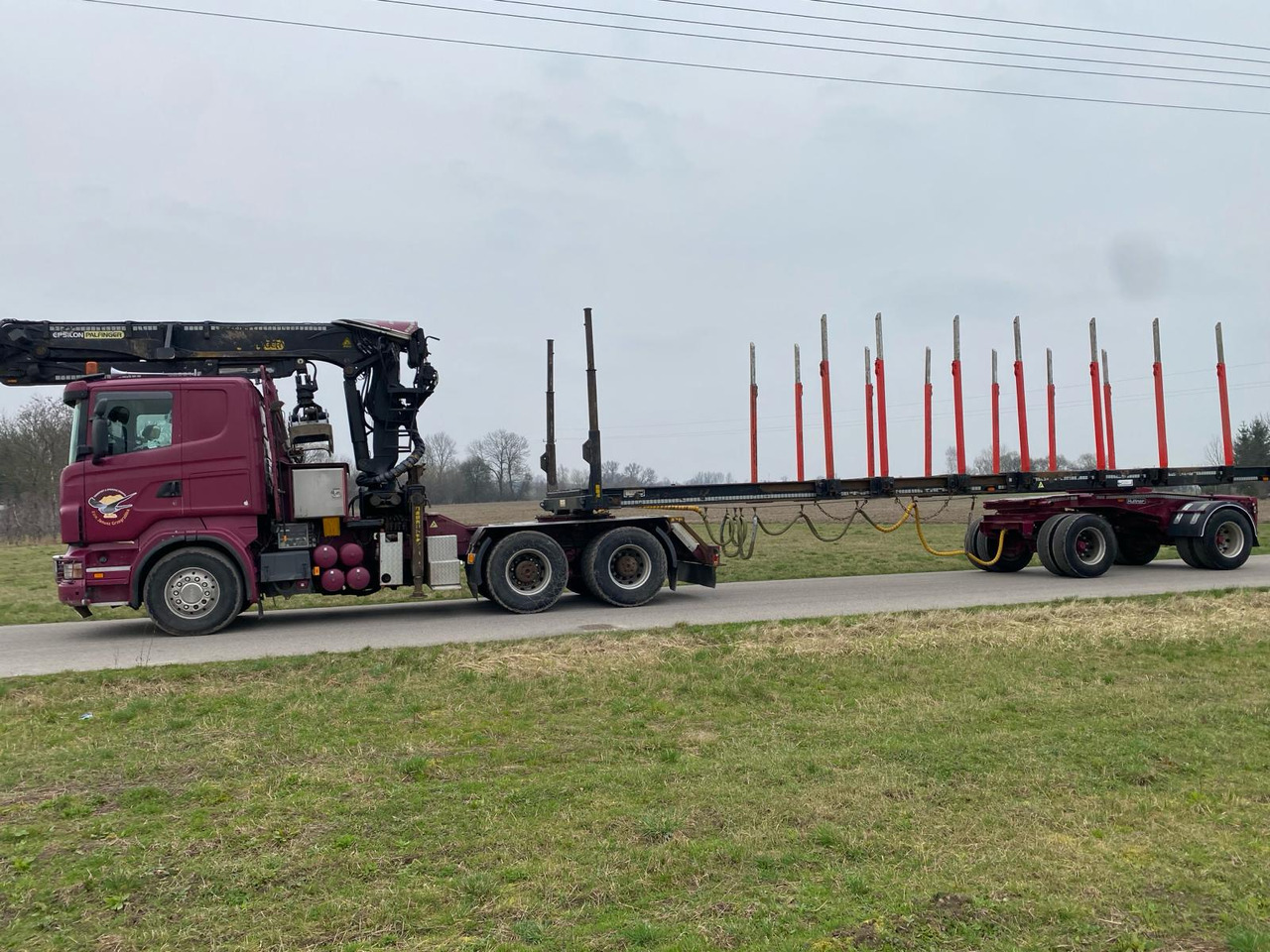 SCANIA R500 - شاحنة قطع الأشجار: صور 3 SCANIA R500 - شاحنة قطع الأشجار: صور 3
