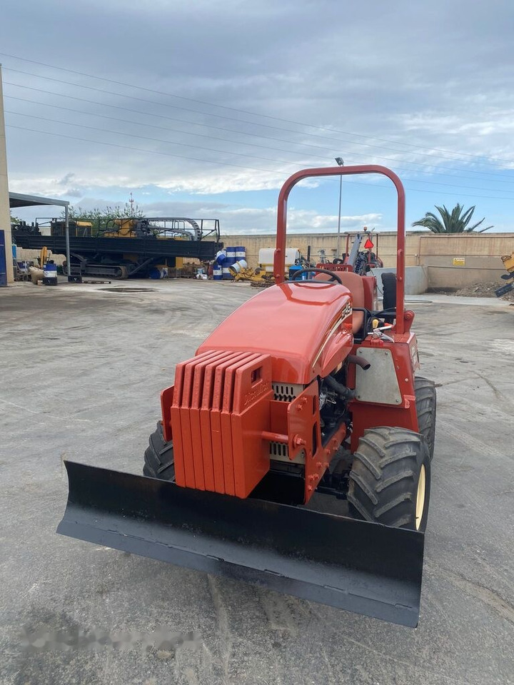 Ditch-Witch RT45 - خندقکن: صور 3 Ditch-Witch RT45 - خندقکن: صور 3