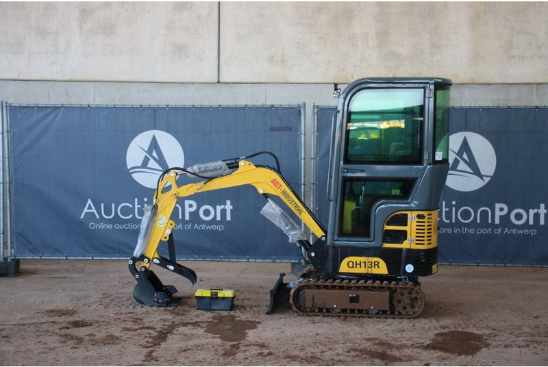 AGT Industrial QH13R - حفارة مصغرة: صور 2 AGT Industrial QH13R - حفارة مصغرة: صور 2