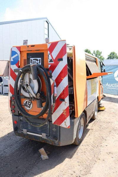 Aebi AEBI MFH2500 - سياره كنس شوارع: صور 5 Aebi AEBI MFH2500 - سياره كنس شوارع: صور 5