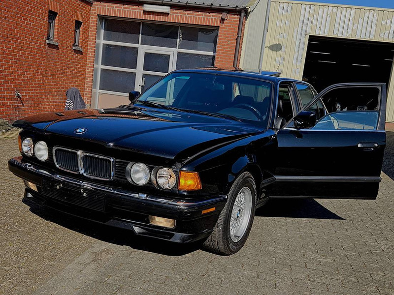 BMW 750IL - سيارة: صور 3 BMW 750IL - سيارة: صور 3