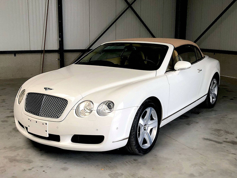 Bentley Continental GTC - سيارة: صور 1 Bentley Continental GTC - سيارة: صور 1