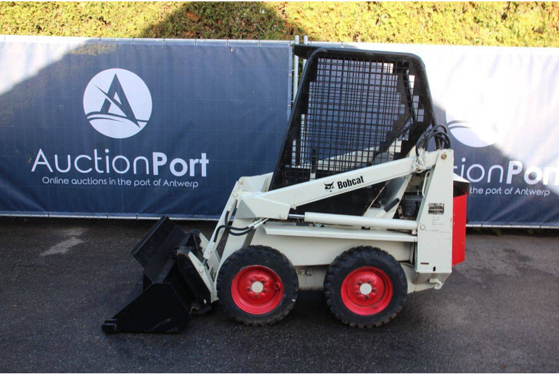 Bobcat 310 - اللودر بعجل: صور 2 Bobcat 310 - اللودر بعجل: صور 2