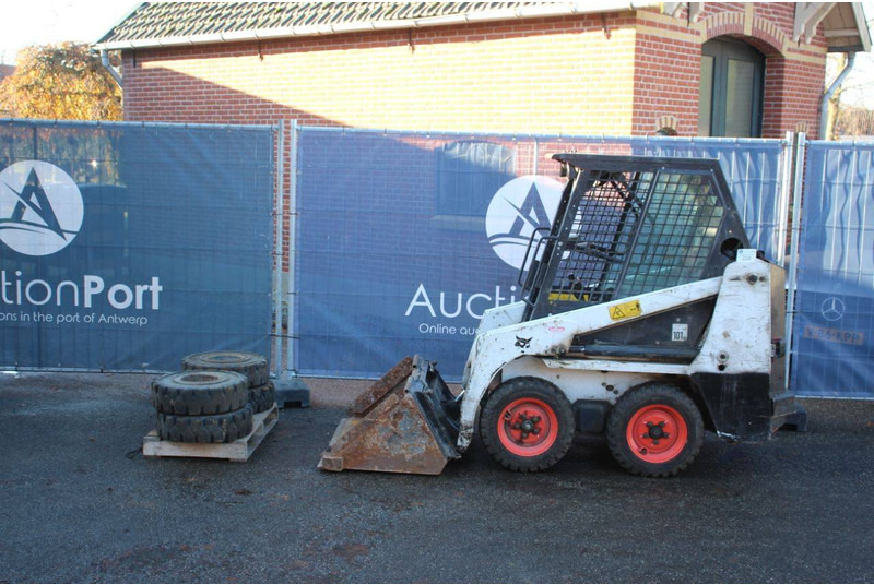 Bobcat 530 - اللودر بعجل: صور 2 Bobcat 530 - اللودر بعجل: صور 2