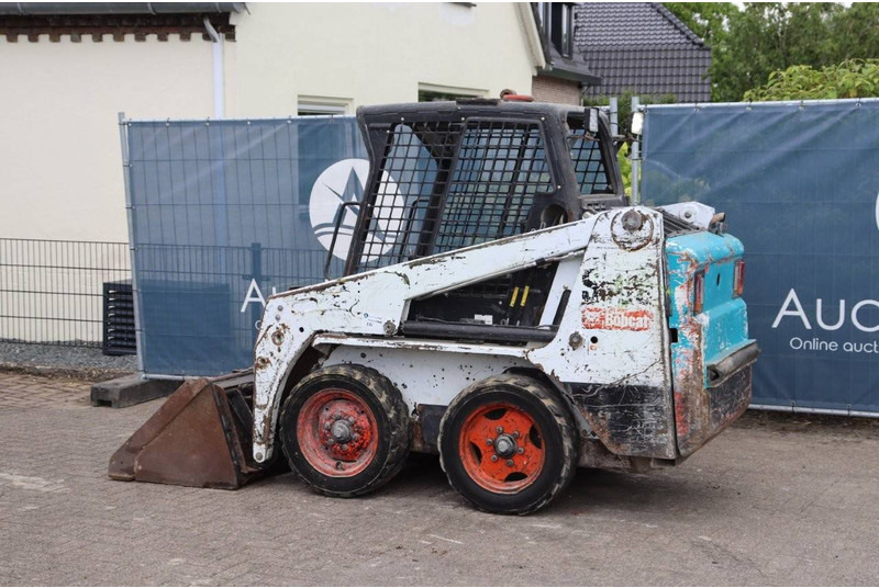 Bobcat S100 - اللودر بعجل: صور 3 Bobcat S100 - اللودر بعجل: صور 3