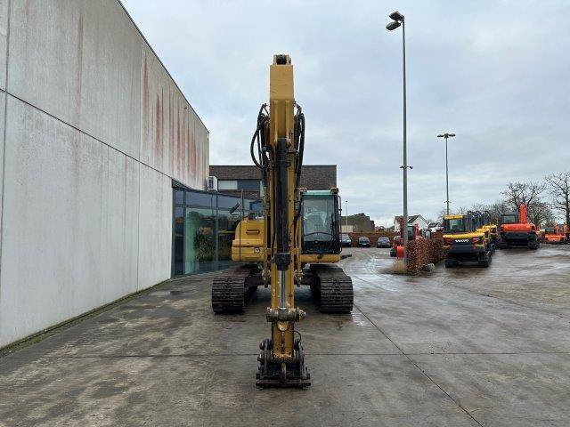Caterpillar 323DL - حفارات زحافة: صور 2 Caterpillar 323DL - حفارات زحافة: صور 2