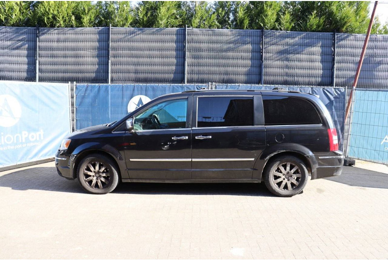 Chrysler Grand Voyager Slow'n Go - سيارة: صور 2 Chrysler Grand Voyager Slow'n Go - سيارة: صور 2