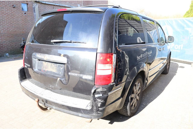Chrysler Grand Voyager Slow'n Go - سيارة: صور 5 Chrysler Grand Voyager Slow'n Go - سيارة: صور 5