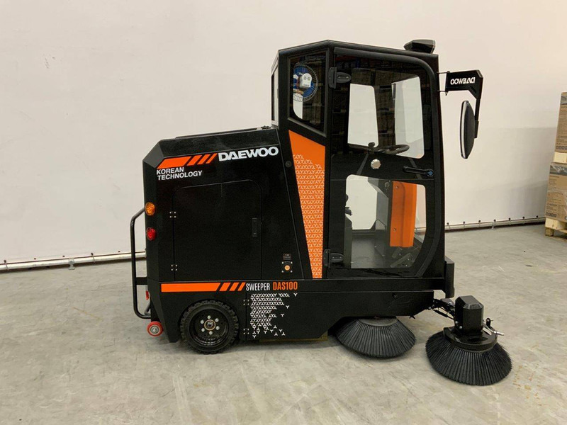 Daewoo DAS100 - سياره كنس شوارع: صور 3 Daewoo DAS100 - سياره كنس شوارع: صور 3