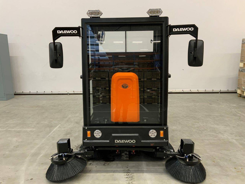 Daewoo DAS100 - سياره كنس شوارع: صور 4 Daewoo DAS100 - سياره كنس شوارع: صور 4