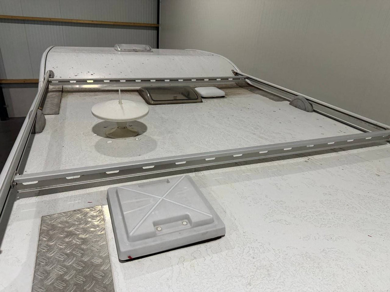 Dethleffs A5820 - كرفان فان: صور 5 Dethleffs A5820 - كرفان فان: صور 5