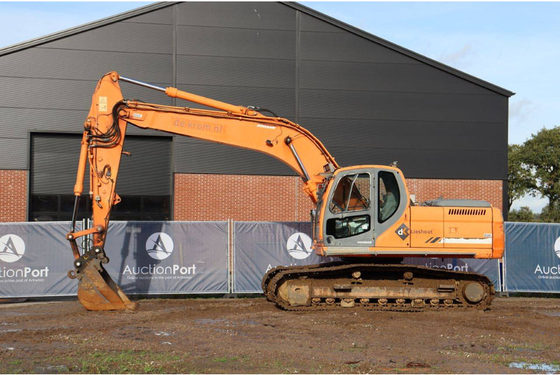 Doosan DX225LC - حفارات زحافة: صور 1 Doosan DX225LC - حفارات زحافة: صور 1