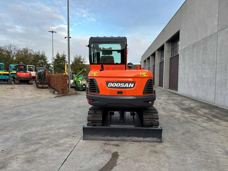 Doosan DX55-9C - حفارات زحافة: صور 5 Doosan DX55-9C - حفارات زحافة: صور 5