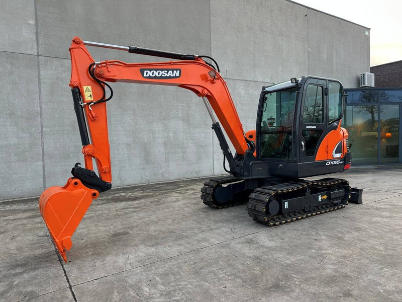 Doosan DX55-9C - حفارات زحافة: صور 1 Doosan DX55-9C - حفارات زحافة: صور 1