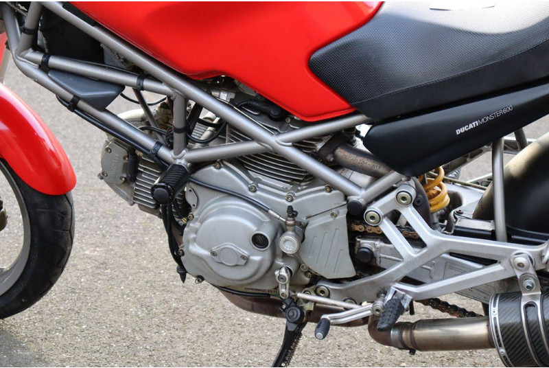 دراجة بخارية Ducati Monster 600: صور 16 دراجة بخارية Ducati Monster 600: صور 16