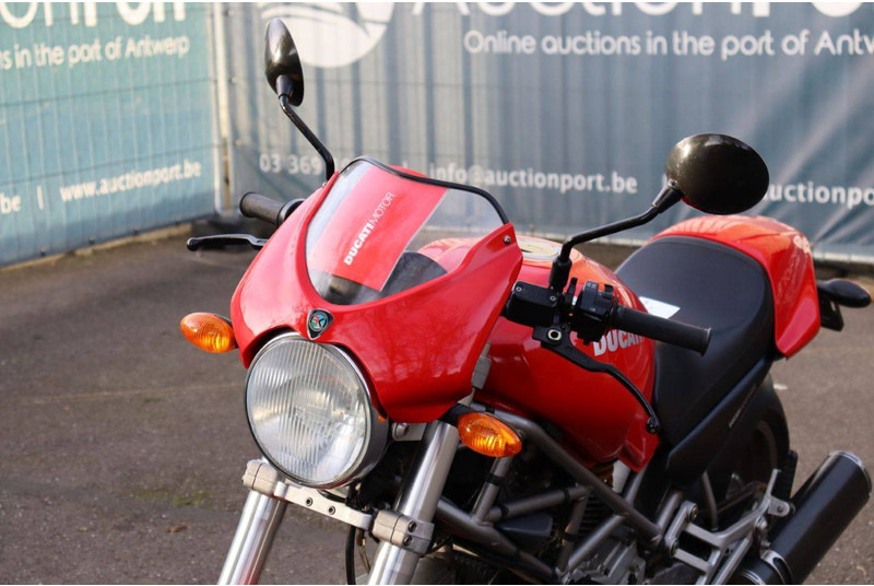 دراجة بخارية Ducati Monster 600: صور 11 دراجة بخارية Ducati Monster 600: صور 11