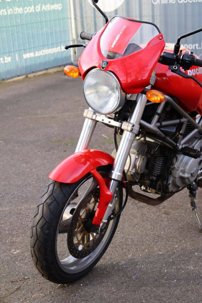 دراجة بخارية Ducati Monster 600: صور 10 دراجة بخارية Ducati Monster 600: صور 10