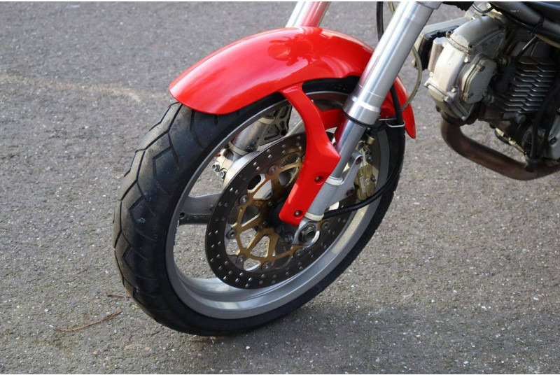 دراجة بخارية Ducati Monster 600: صور 13 دراجة بخارية Ducati Monster 600: صور 13