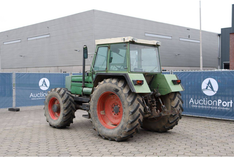 Fendt Favorit 612 LSA E - جرار: صور 4 Fendt Favorit 612 LSA E - جرار: صور 4