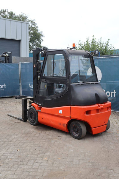 Fenwick-Linde E30/02 - رافعة شوكية كهربائية: صور 4 Fenwick-Linde E30/02 - رافعة شوكية كهربائية: صور 4