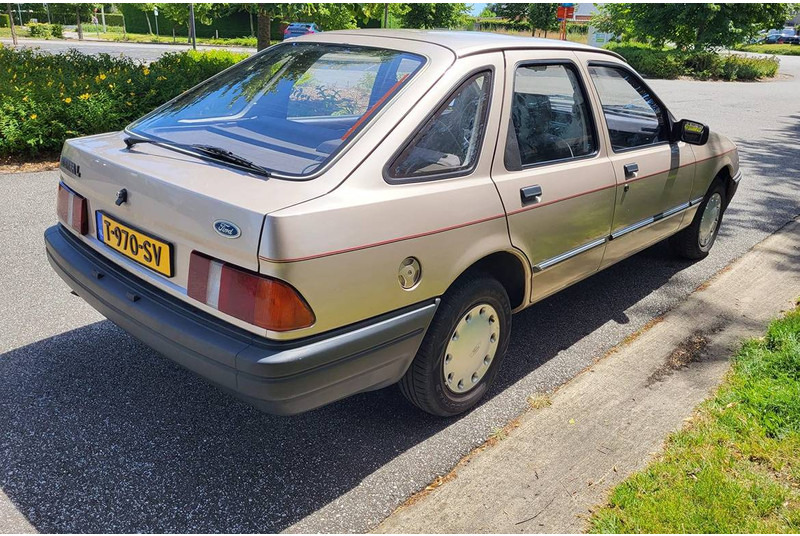 Ford Sierra 1.3 - سيدان: صور 4 Ford Sierra 1.3 - سيدان: صور 4