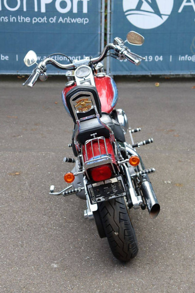 Harley-Davidson Deuce Softail - دراجة بخارية: صور 5 Harley-Davidson Deuce Softail - دراجة بخارية: صور 5