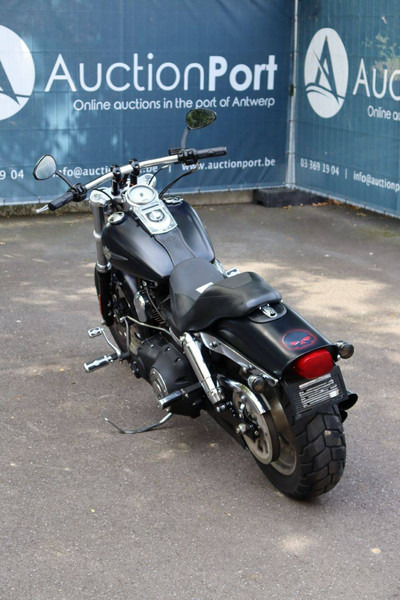 Harley-Davidson Dyna Fat Bob - دراجة بخارية: صور 5 Harley-Davidson Dyna Fat Bob - دراجة بخارية: صور 5