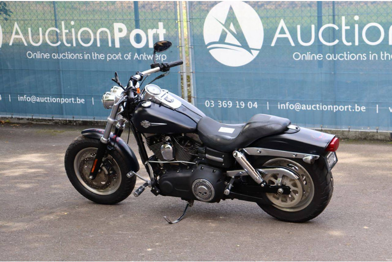 Harley-Davidson Dyna Fat Bob - دراجة بخارية: صور 3 Harley-Davidson Dyna Fat Bob - دراجة بخارية: صور 3