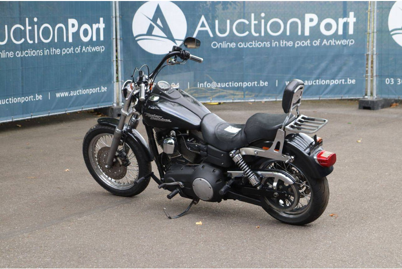 Harley-Davidson Dyna Street Bob - دراجة بخارية: صور 3 Harley-Davidson Dyna Street Bob - دراجة بخارية: صور 3