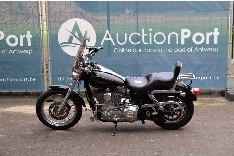 Harley-Davidson Dyna Super Glide Custom - دراجة بخارية: صور 2 Harley-Davidson Dyna Super Glide Custom - دراجة بخارية: صور 2