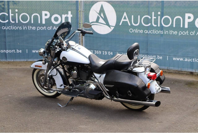 Harley-Davidson Road King Classic Touring - دراجة بخارية: صور 3 Harley-Davidson Road King Classic Touring - دراجة بخارية: صور 3