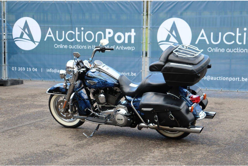 Harley-Davidson Road King Classic Touring - دراجة بخارية: صور 3 Harley-Davidson Road King Classic Touring - دراجة بخارية: صور 3