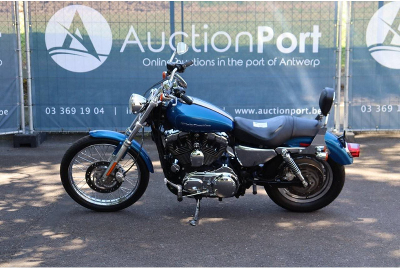 Harley-Davidson Sporster XL1200 Custom - دراجة بخارية: صور 2 Harley-Davidson Sporster XL1200 Custom - دراجة بخارية: صور 2