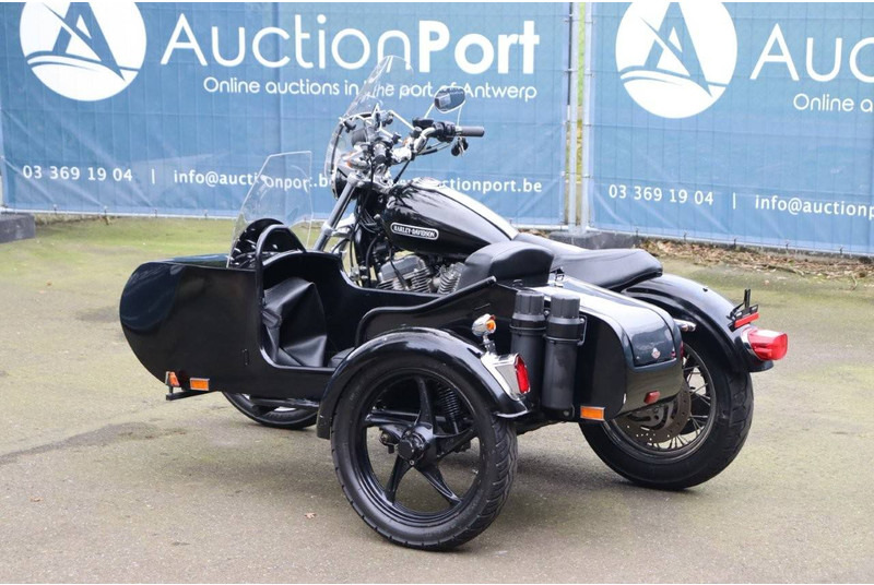 Harley-Davidson Sporster XL883 - دراجة بخارية: صور 3 Harley-Davidson Sporster XL883 - دراجة بخارية: صور 3