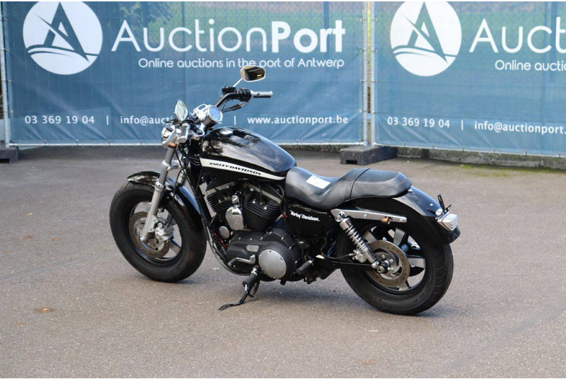 Harley-Davidson Sportster XL1200 Custom - دراجة بخارية: صور 3 Harley-Davidson Sportster XL1200 Custom - دراجة بخارية: صور 3