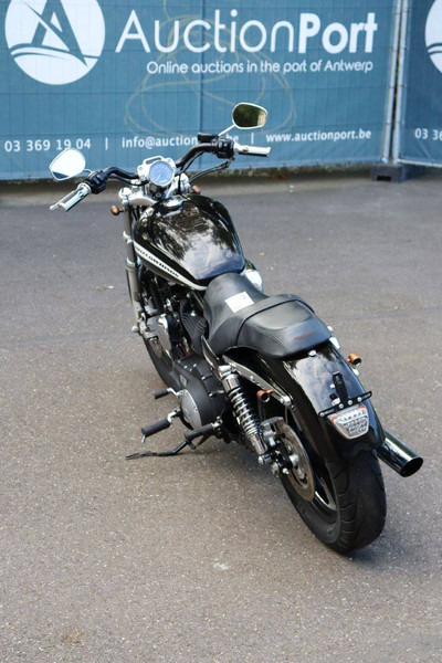 Harley-Davidson Sportster XL1200 Custom - دراجة بخارية: صور 4 Harley-Davidson Sportster XL1200 Custom - دراجة بخارية: صور 4
