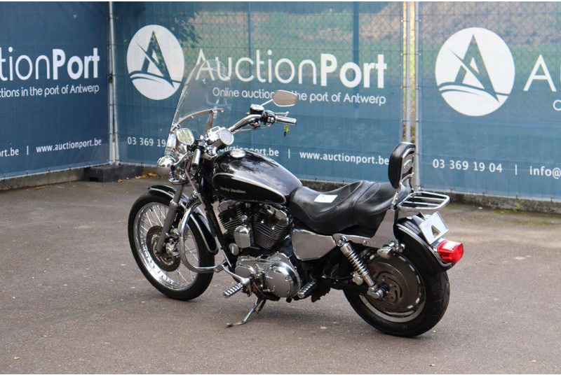 Harley-Davidson Sportster XL1200 Custom - دراجة بخارية: صور 3 Harley-Davidson Sportster XL1200 Custom - دراجة بخارية: صور 3