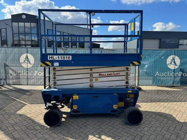 Holland lift HL-11816 - رافعات مقصية: صور 1 Holland lift HL-11816 - رافعات مقصية: صور 1