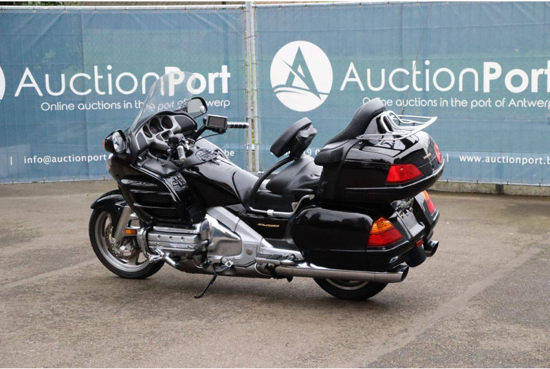 Honda GL1800 - دراجة بخارية: صور 3 Honda GL1800 - دراجة بخارية: صور 3