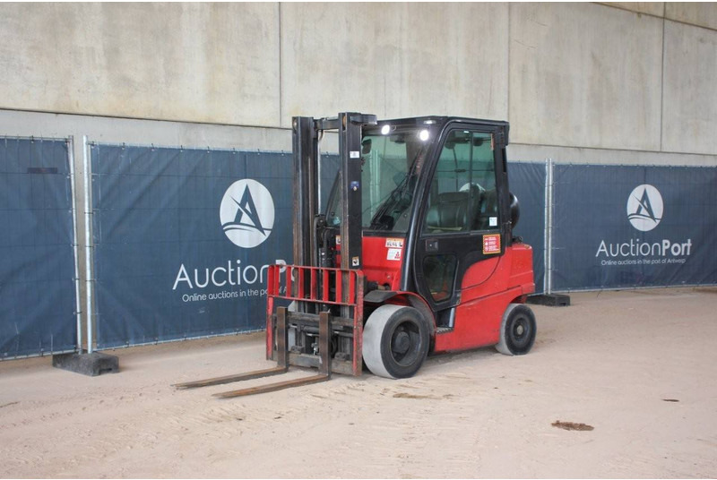 رافعة شوكية تعمل بالغاز Hyster H2.5FT: صور 8 رافعة شوكية تعمل بالغاز Hyster H2.5FT: صور 8