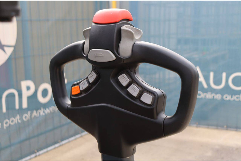 معدات تكديس Hyundai 10 LS-7: صور 14 معدات تكديس Hyundai 10 LS-7: صور 14