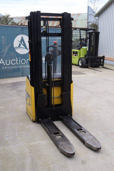 معدات تكديس Hyundai 10 LS-7: صور 7 معدات تكديس Hyundai 10 LS-7: صور 7