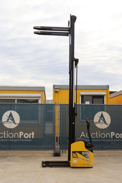 معدات تكديس Hyundai 10 LS-7: صور 20 معدات تكديس Hyundai 10 LS-7: صور 20