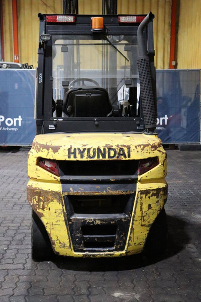 Hyundai 25D-9 - رافعة شوكية ديزل: صور 5 Hyundai 25D-9 - رافعة شوكية ديزل: صور 5