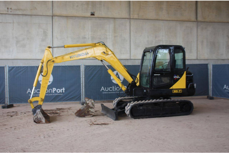 Hyundai R60-7 - حفارات زحافة: صور 1 Hyundai R60-7 - حفارات زحافة: صور 1