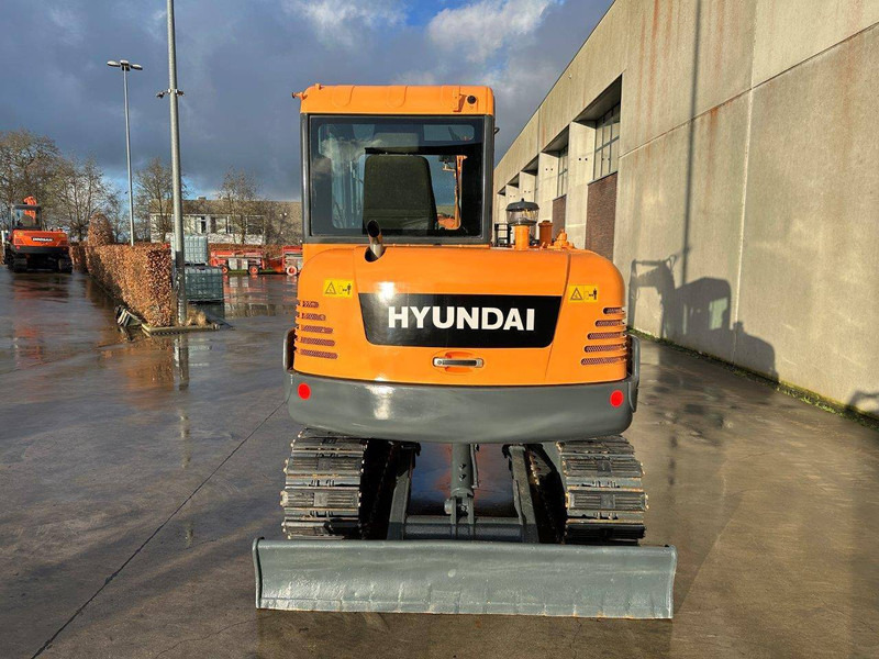 Hyundai R60VS - حفارات زحافة: صور 5 Hyundai R60VS - حفارات زحافة: صور 5