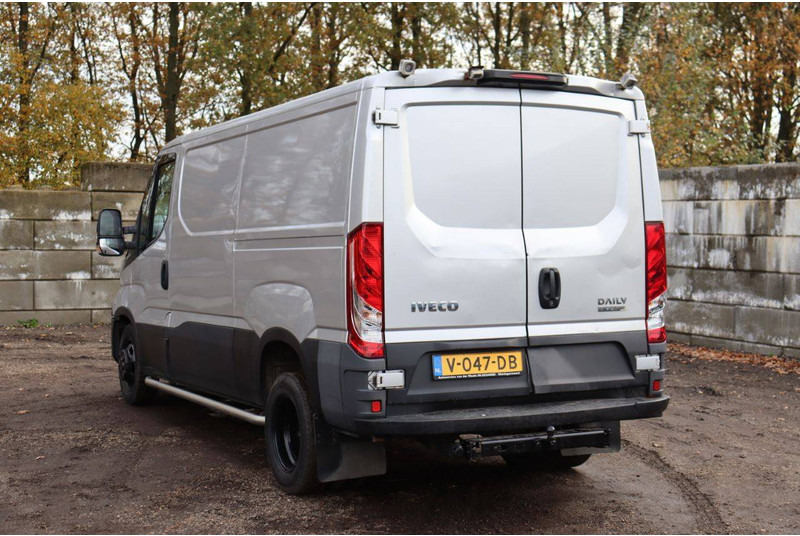 Iveco Daily 40C21 - فان: صور 4 Iveco Daily 40C21 - فان: صور 4